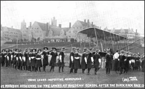 Aircraft lands at Roedean School in 1915