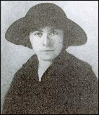 Rosa Levine in 1915