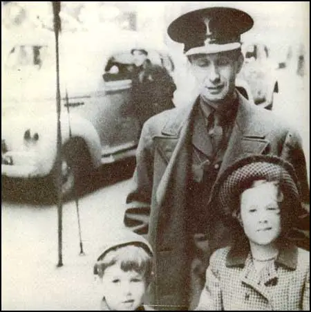 A. J. Ayer and his two children in 1940