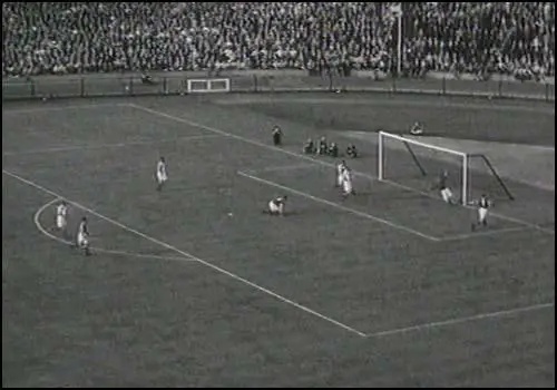 Sam Small scores the only goal in the 1940 FA Cup Final.
