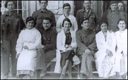 Penny Phelps with the staff at Quintanar (1937)