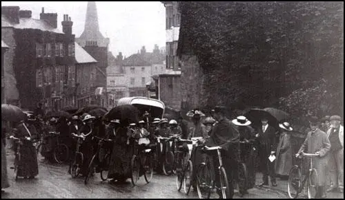 Cyclists in Cuckfield on the NUWSS Pilgrimage on 22nd July 1913.
