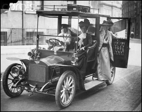 Vera Holme driving Emmeline Pankhurst in 1909