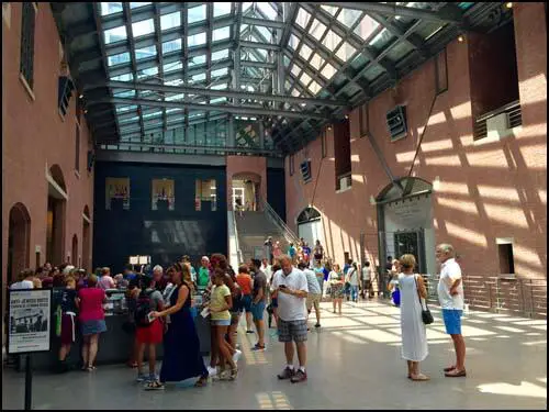 US Holocaust Memorial Museum