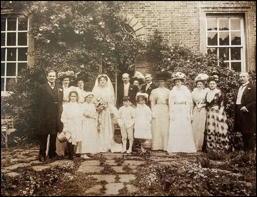 Margaret and Humphrey Mackworth's wedding (1908)
