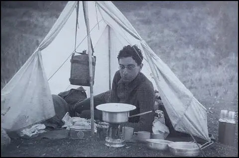 Eric Hobsbawm camping in England (1935)