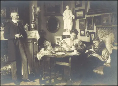 George Thomson-Price and Louisa Thomson-Price (1909)