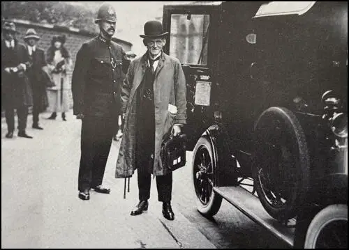 Philip Snowden arriving at a Cabinet meeting in September 1924.