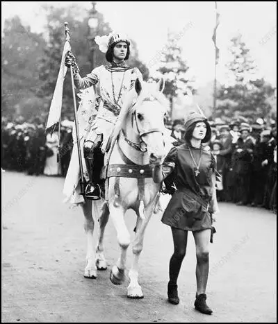 Margery Bryce (Joan of Arc) and Rosalind Bryce (medieval page) on 17th June, 1911.