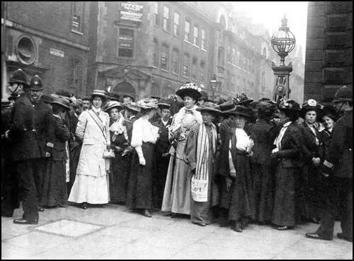 Members of the Women's Social and Political Union demonstrating in London (1906)
