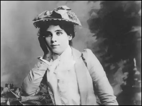 Elizabeth Robins (c. 1890)