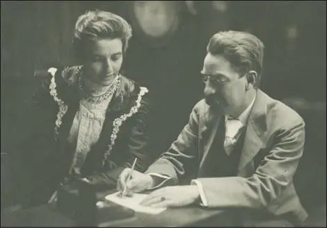 Beatrice Webb and Sidney Webb (c. 1895)