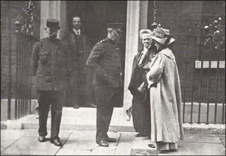 Charlotte Despard and Anne Cobden Sanderson being arrested (19th August 1909)