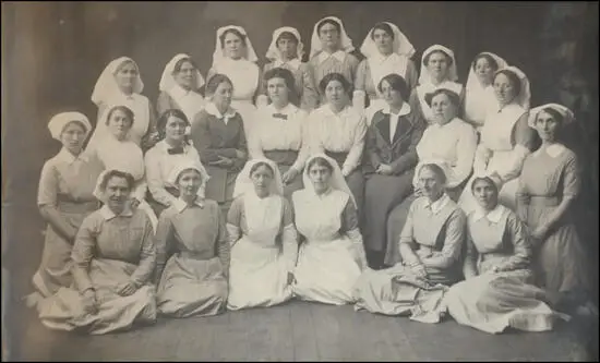 Helga Gill is second from the left in the bottom row of this photograph of the Scottish Women's Hospital Unit at Royaumont Abbey (1915)