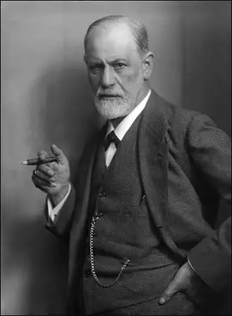 Sigmund Freud (c. 1910)