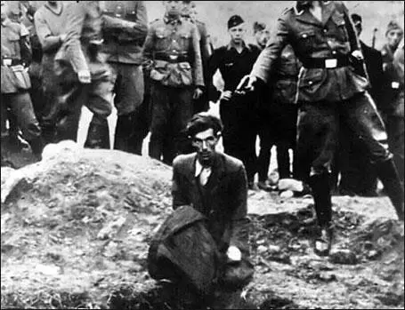 Nazis killing Jews in the Soviet Union