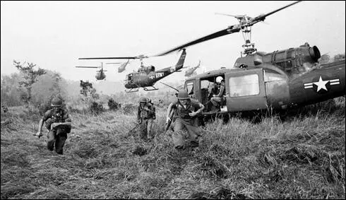 American soldiers in South Vietnam (1961)