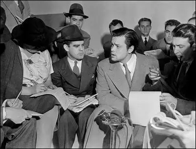 Orson Welles explaining to reporters that he had no idea the show would cause panic.