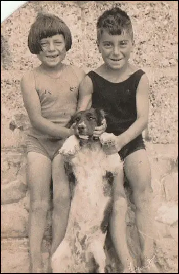 (8) Mum (Dulcie), with her favourite brother Cliff (Clifford) who was her protector when they were young.