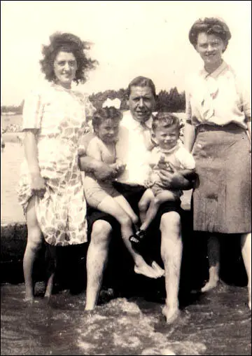 Aunt Eileen, Tricia, Dad, John and Mum (c. 1947)