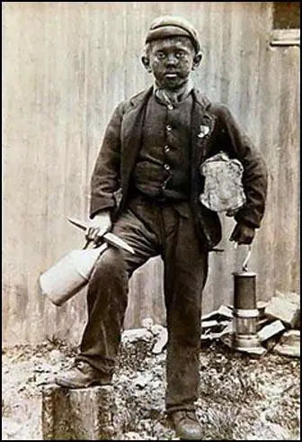 12 year-old John Davies at work in the Rhondda (1909)
