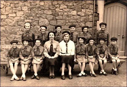 Rilla (back row between the adults). Lynne (front row, 2nd from left (1955)
