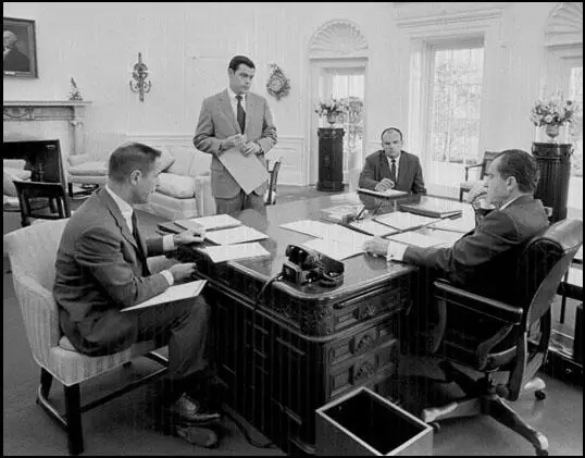 President Richard Nixon (seated right) meets with H. R. Haldeman, Dwight L. Chapin and John Ehrlichman (13 March, 1970)