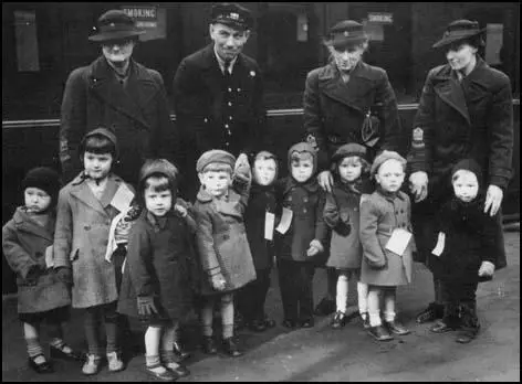 Evacuees at a London railway station (September, 1939)