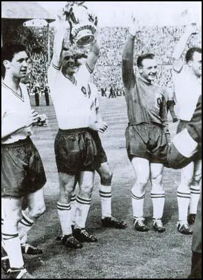 Nat Lofthouse celebrating the 1958 FA Cup victory.