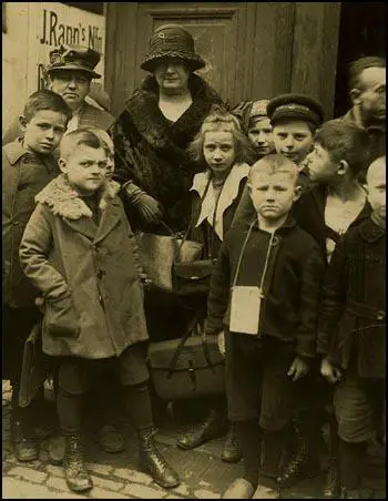 Helen Crawfurd in Germany in 1922