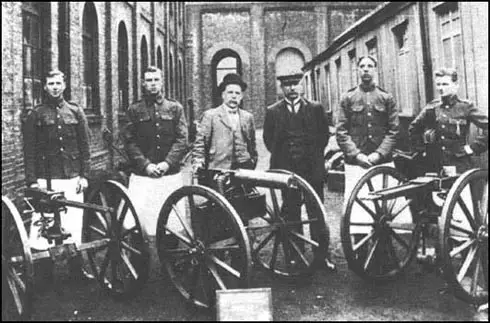 British soldiers with the Gardner Gun, the Maxim Gun and the Nordenfeldt