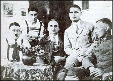 Adolf Hitler, Emil Maurice, Hermann Kriebel, Rudolf Hessand Wilhelm Brückner at Landsberg.