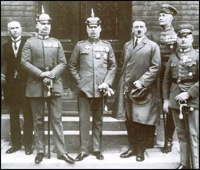 Wilhelm Frick, Hermann Kriebel, Erich Ludendorff, Adolf Hitler, Wilhelm Brückner and Ernst Roehm in 1923