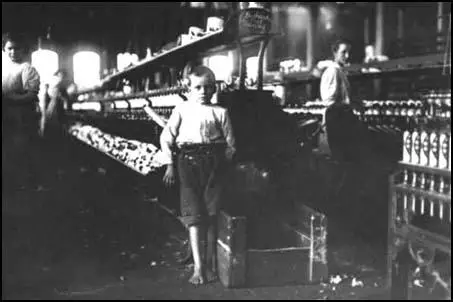 Leo aged 8 working in a textile factory in Tennessee in 1910.