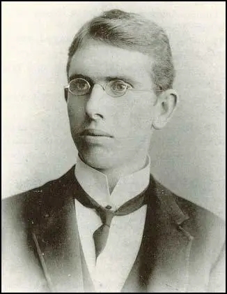 Theodore Dreiser in 1890s.