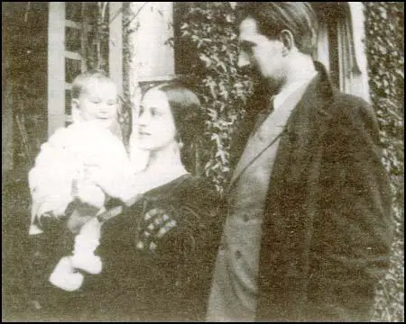 Jeanne Hewitt and Douglas Garman with their daughter Deborah.