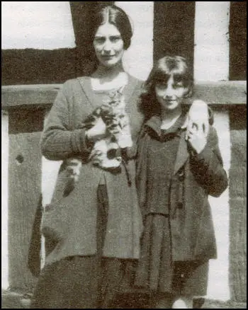 Sylvia and Lorna in 1923