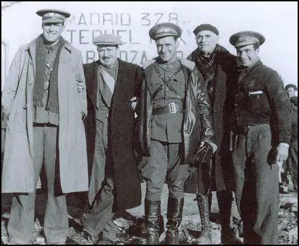 Robert Merryman, Earl Browder, Vladimir Copic, Robert Minor and David Doran at Fuentes de Ebro (1938)