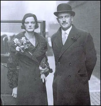 Stewart Menzies with his wife, Pamela, in December 1932
