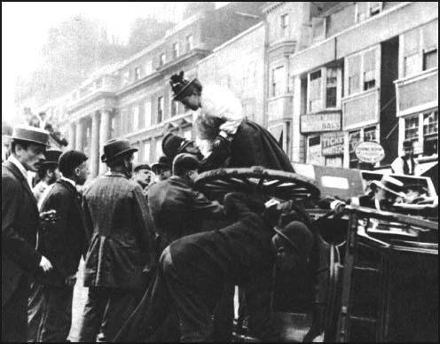 Paul Martin, Street Accident in London (1895)