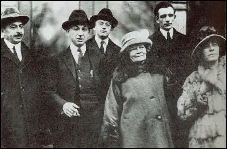 Ella Reeve Bloor and Rose Pastor Stokes in 1923