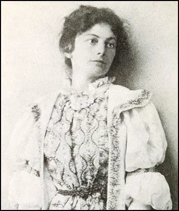 Lily in 1902